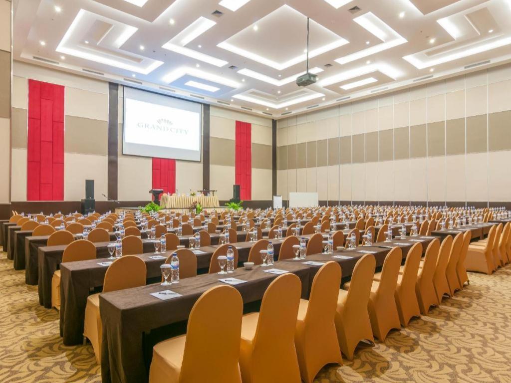 Dalton Hotel Makassar Extérieur photo