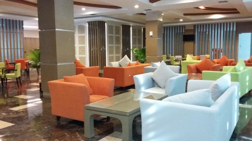 Dalton Hotel Makassar Extérieur photo