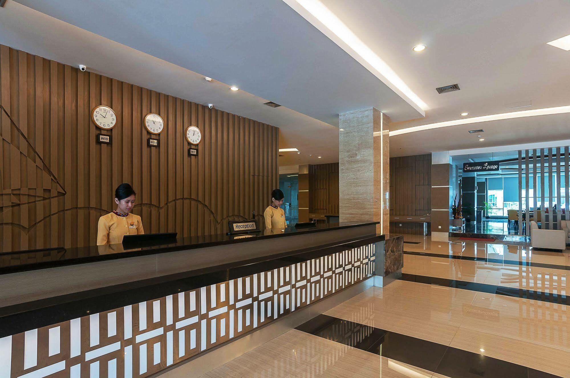 Dalton Hotel Makassar Extérieur photo