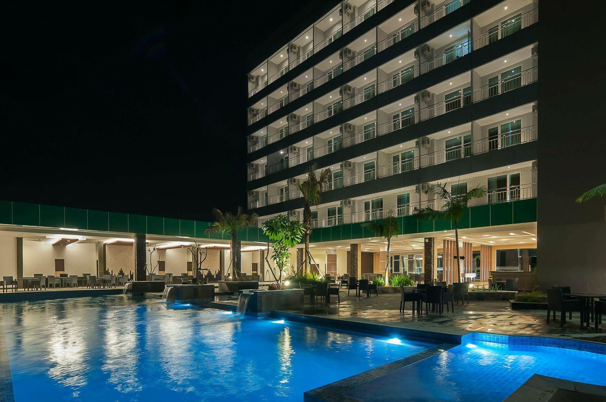 Dalton Hotel Makassar Extérieur photo