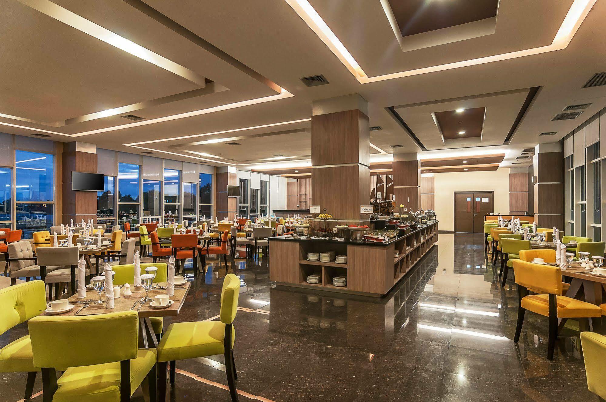 Dalton Hotel Makassar Extérieur photo