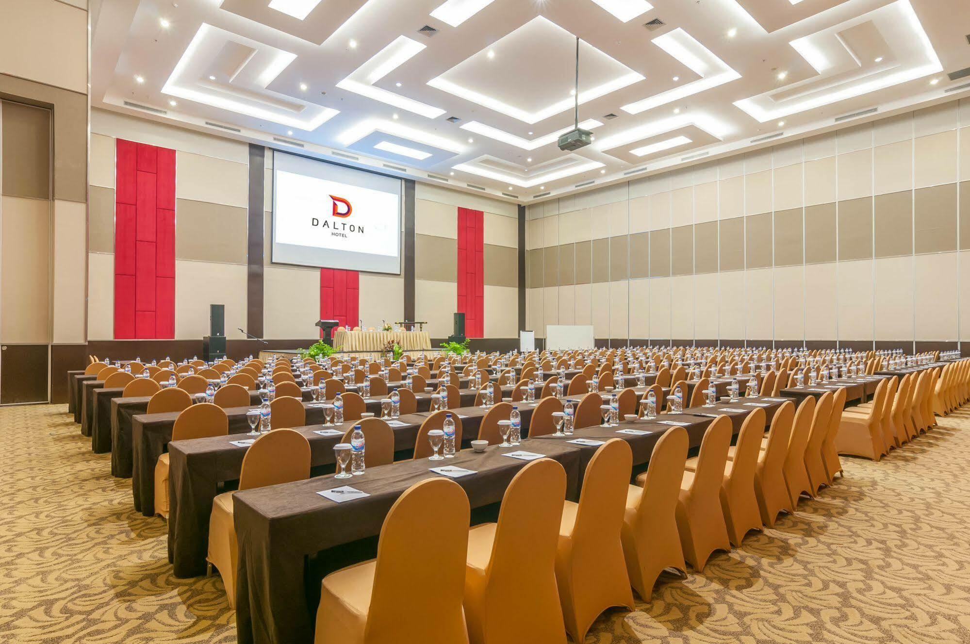 Dalton Hotel Makassar Extérieur photo